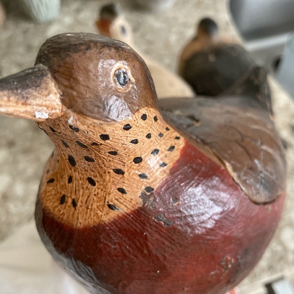 🌲Three wooden birds with backs that open. Thick metal legs on one - Picture 2 of 7